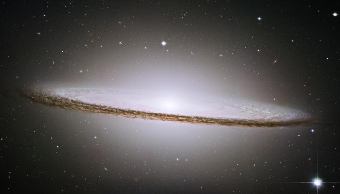 神秘物质使银河系“穿洞”？专家猜测是暗物质
