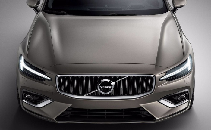 Home-fried-street-two-not-mistaken-new-Volvo-V60-will-be-launched-in-early-August-imports-introduced-03