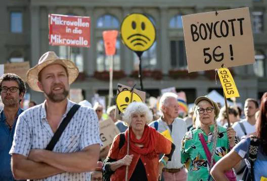 瑞士数千民众上街抵制5G 反对运营商“强迫辐射”