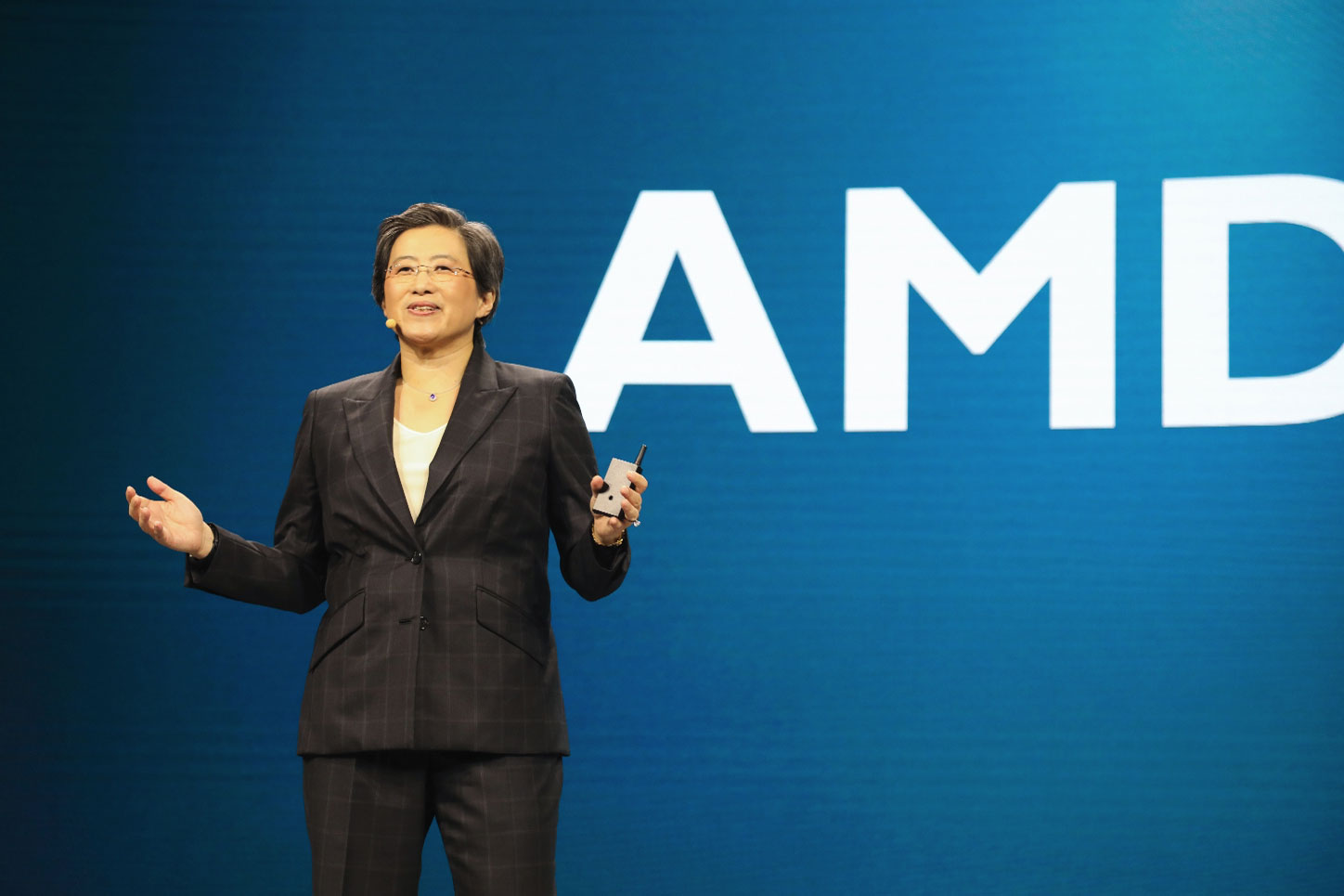 AMD苏姿丰：7nm Zen2笔记本处理器明年初发布、2020将是产品大年