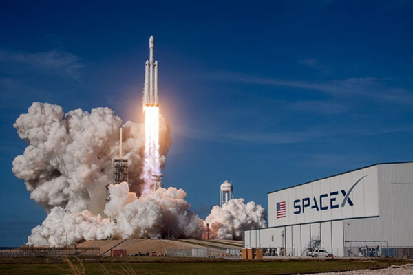 SpaceX有望在5月首次将NASA宇航员送上太空